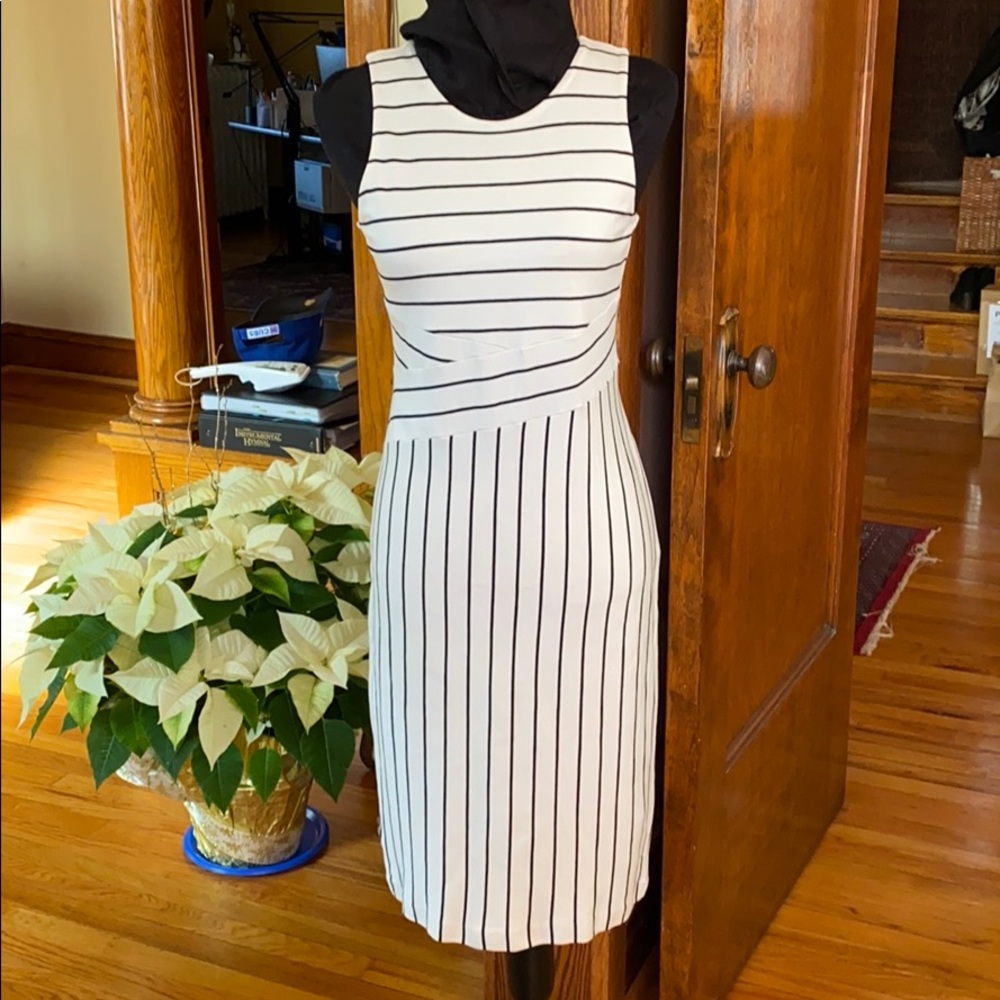 EUC Ann Taylor blk/cream sheath dress, size 6p